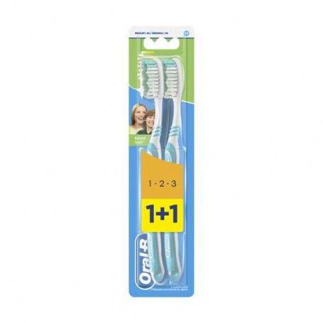 Зубная щетка Oral-B 1 2 3 Натуральная свежесть, средней жесткости, 2 шт